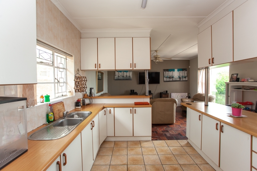 3 Bedroom Property for Sale in Humerail Eastern Cape